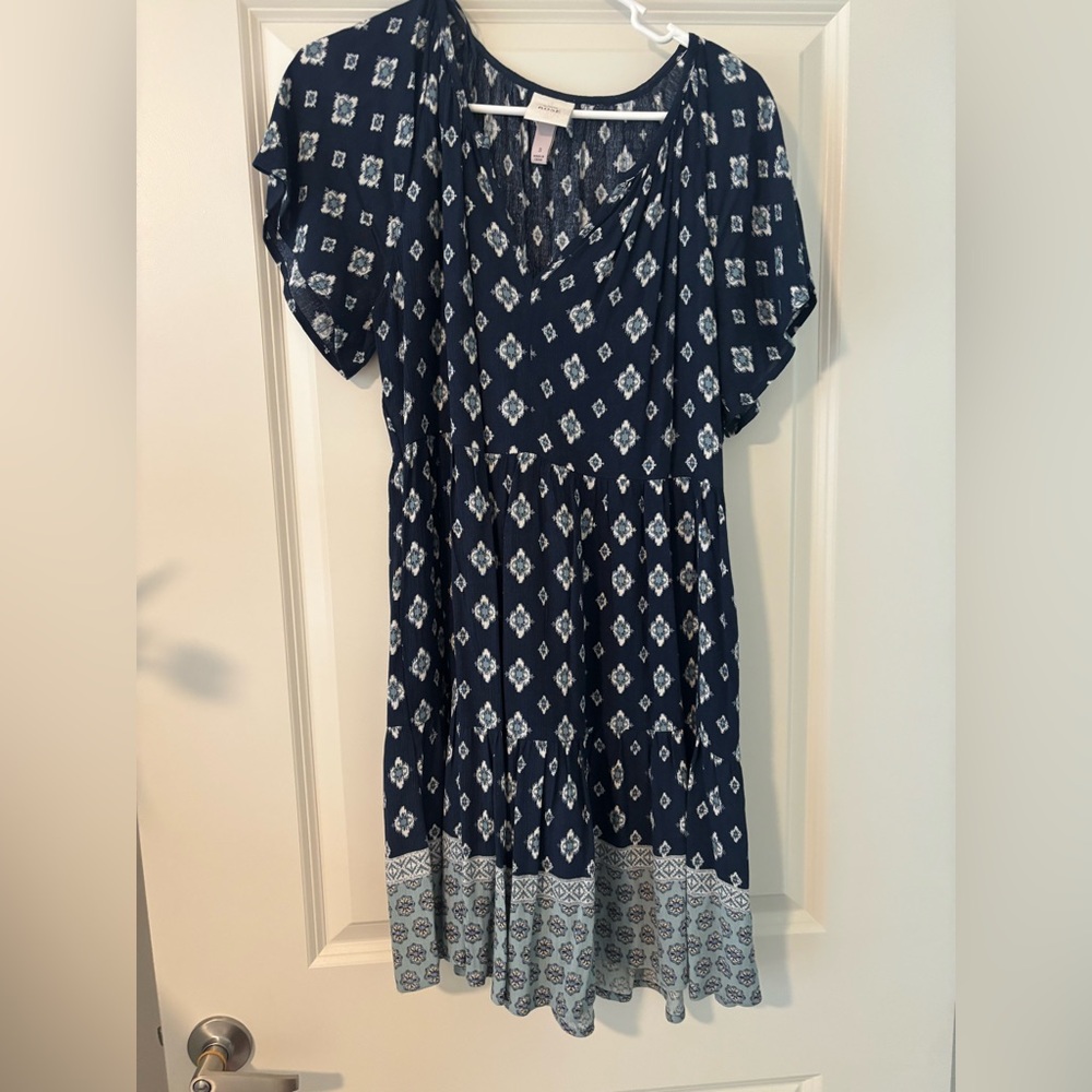 Knox Rose Navy and White Printed V-Neck Dress